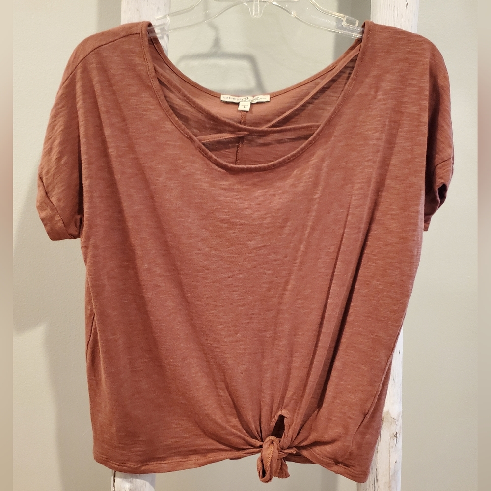 Express One Eleven short-sleeve tee, tie front and criss-cross neckline Small